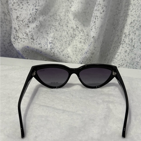 QUAY Narrow Down Sunglasses - Picture 4 of 4
